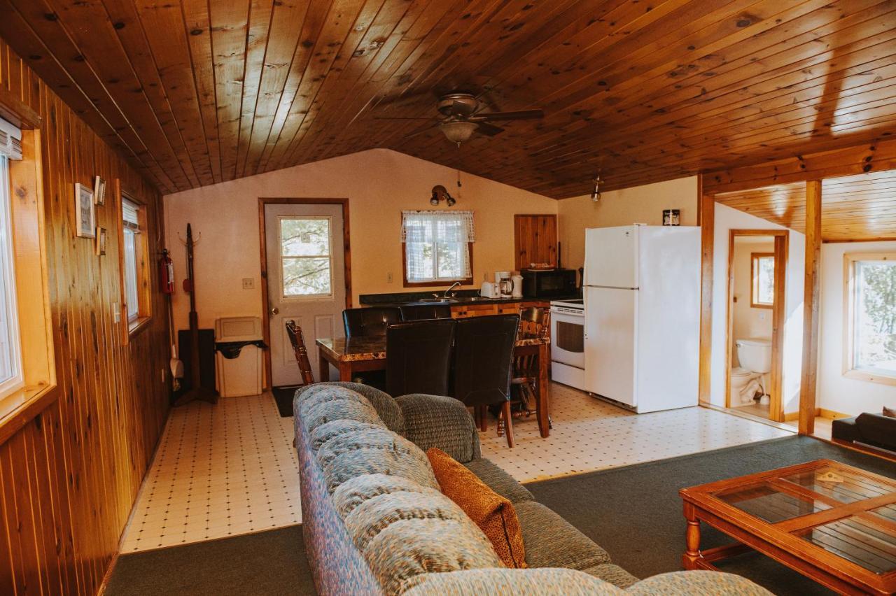 Lang Lake Resort Espanola Eksteriør billede